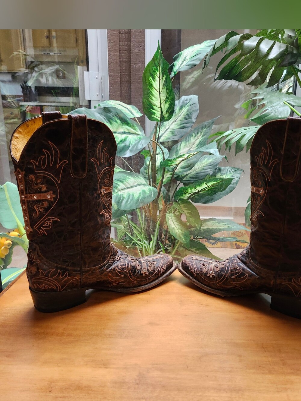 Cavenders Leather Embroidered Rhinestone Studded Cross Cowboy Boots Sz 10B - Picture 7 of 11